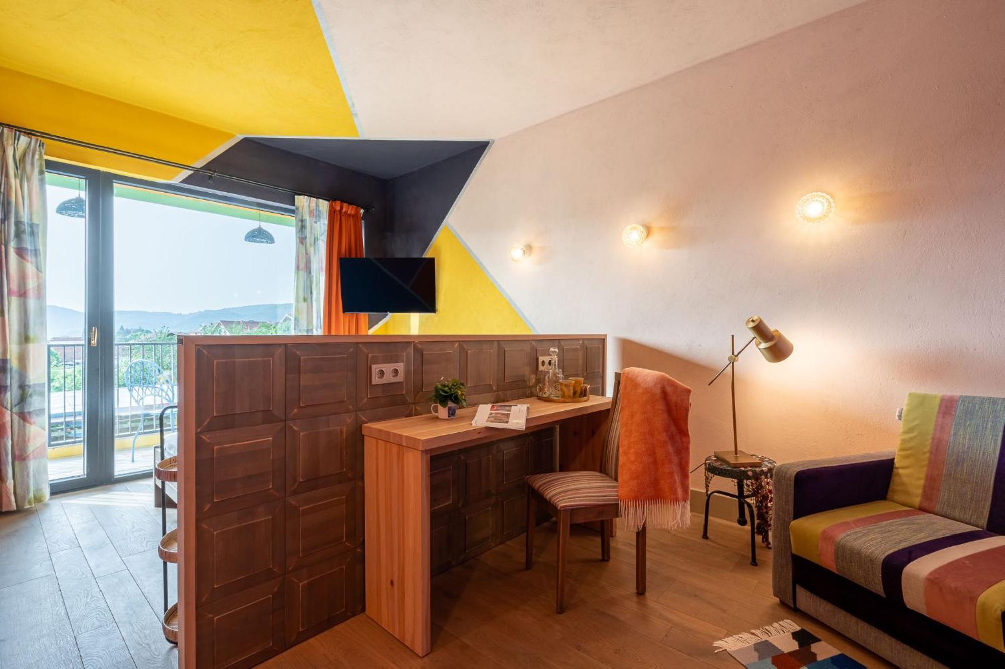 Hotel Casa Art Oresak Kültér fotó