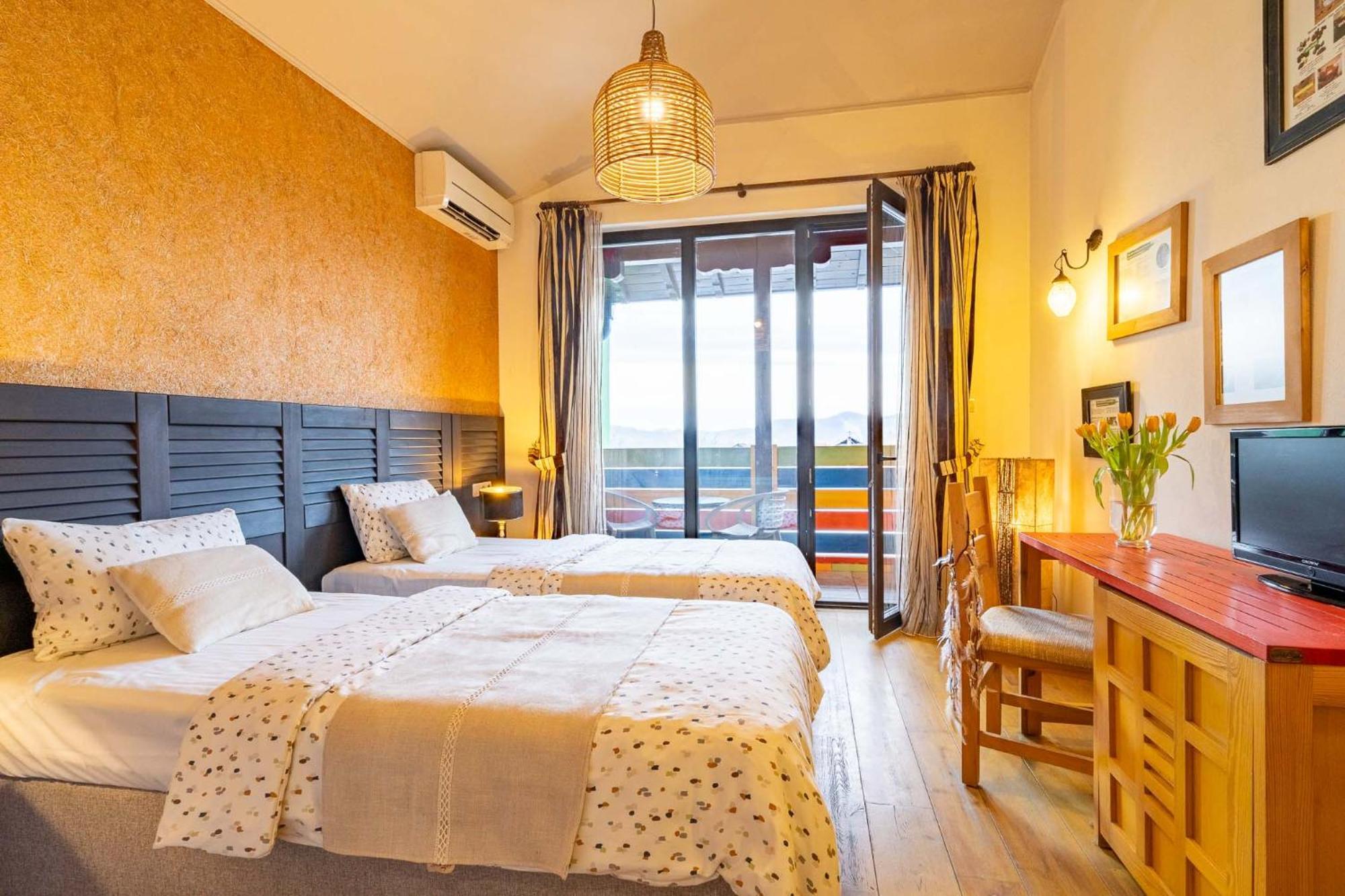 Hotel Casa Art Oresak Kültér fotó